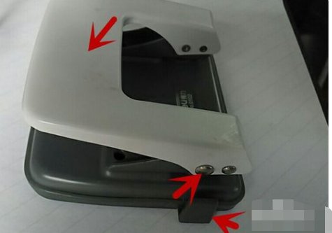 如何用打孔机在A4纸上整齐的打孔？