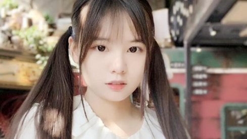 女主播穿内衣卖男装引网友质疑,对此你怎么看?