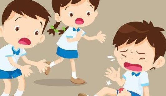 “我差一点儿摔倒”和“我差一点儿没摔倒”意思相同吗？