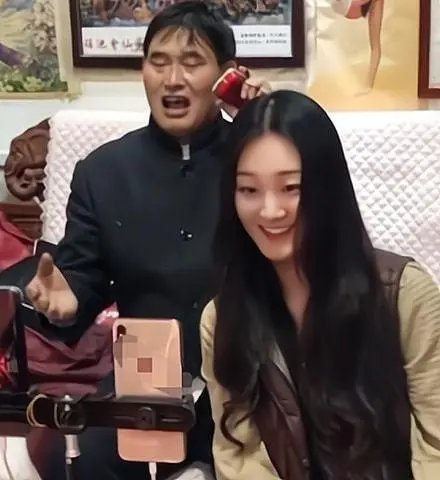 陈亚男结婚后,曾与榜一大哥一同出游数天,离婚是否早有预兆?