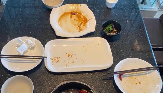 西安一餐馆将适量点餐纳入服务员月度考核是怎么回事?