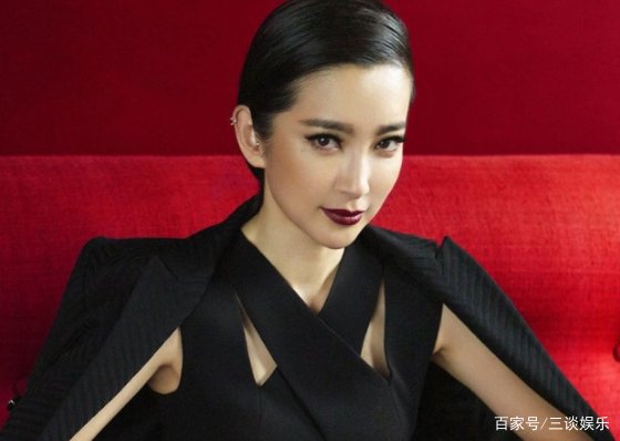 李冰冰发文怒怼成龙，想念范冰冰就去见她，他们俩发生什么了？