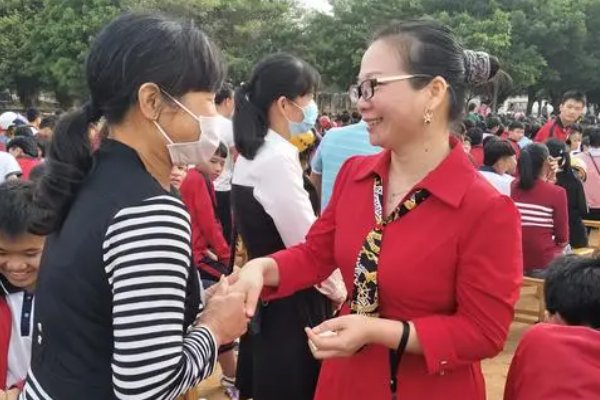 家长和新老师第一次怎么微信