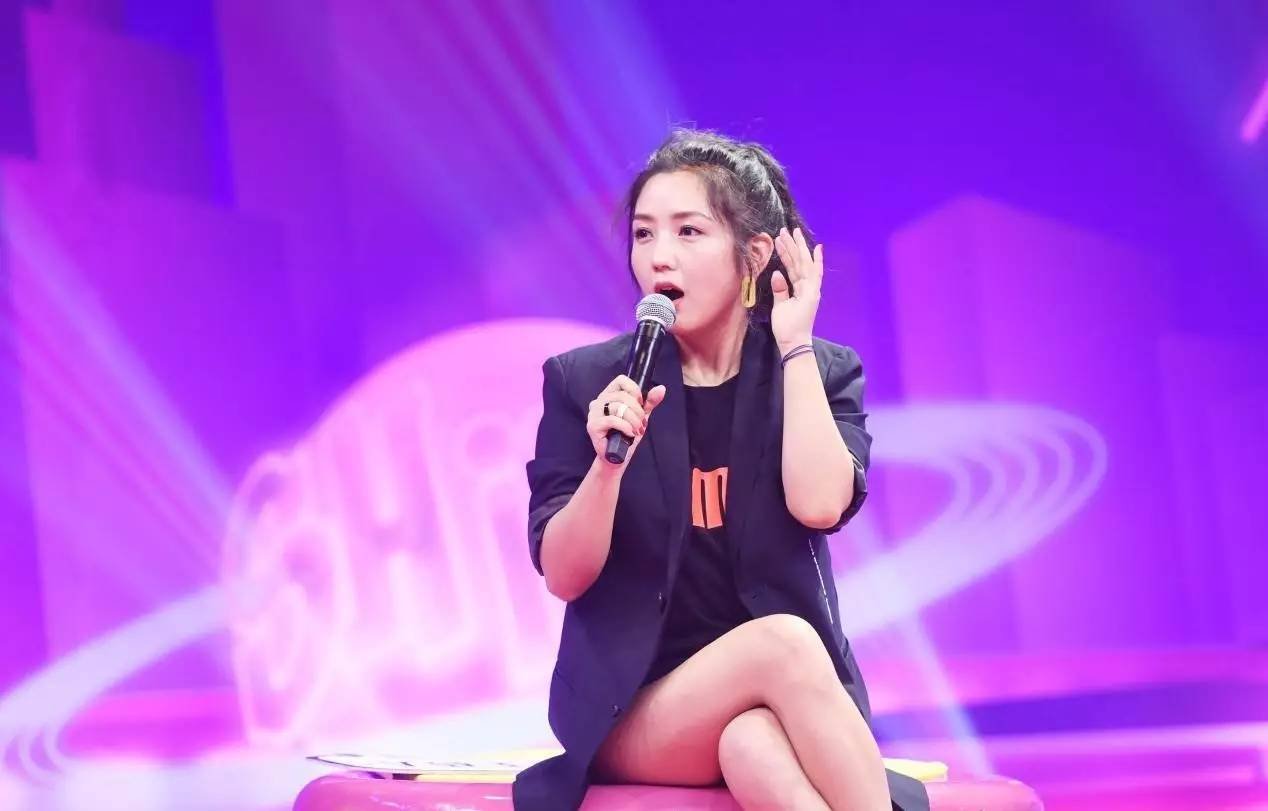 “在夜深人静的时候想起他，说的那些话…”这是什么歌？