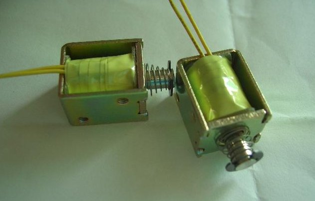 推拉式电磁铁的工作原理