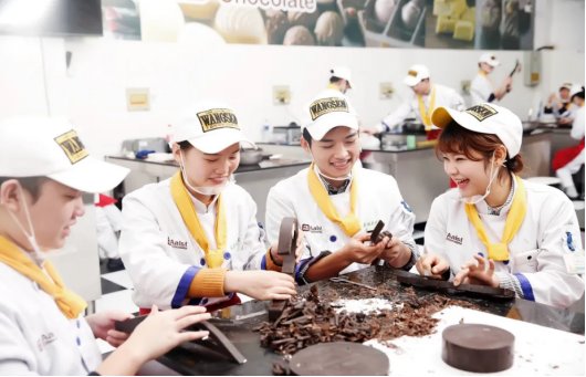 学西点一年学费多少钱?