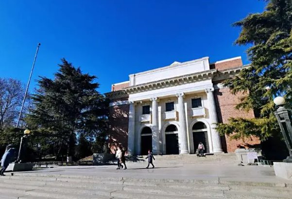 考哈佛和考清华哪个难