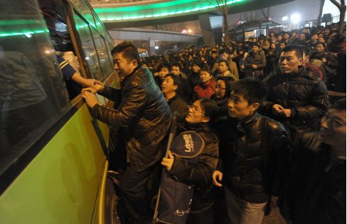 拥挤的英文crowded