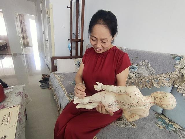 潍坊54岁妈妈考入女儿母校,变身“学妹”,背后有着怎样的励志故事?