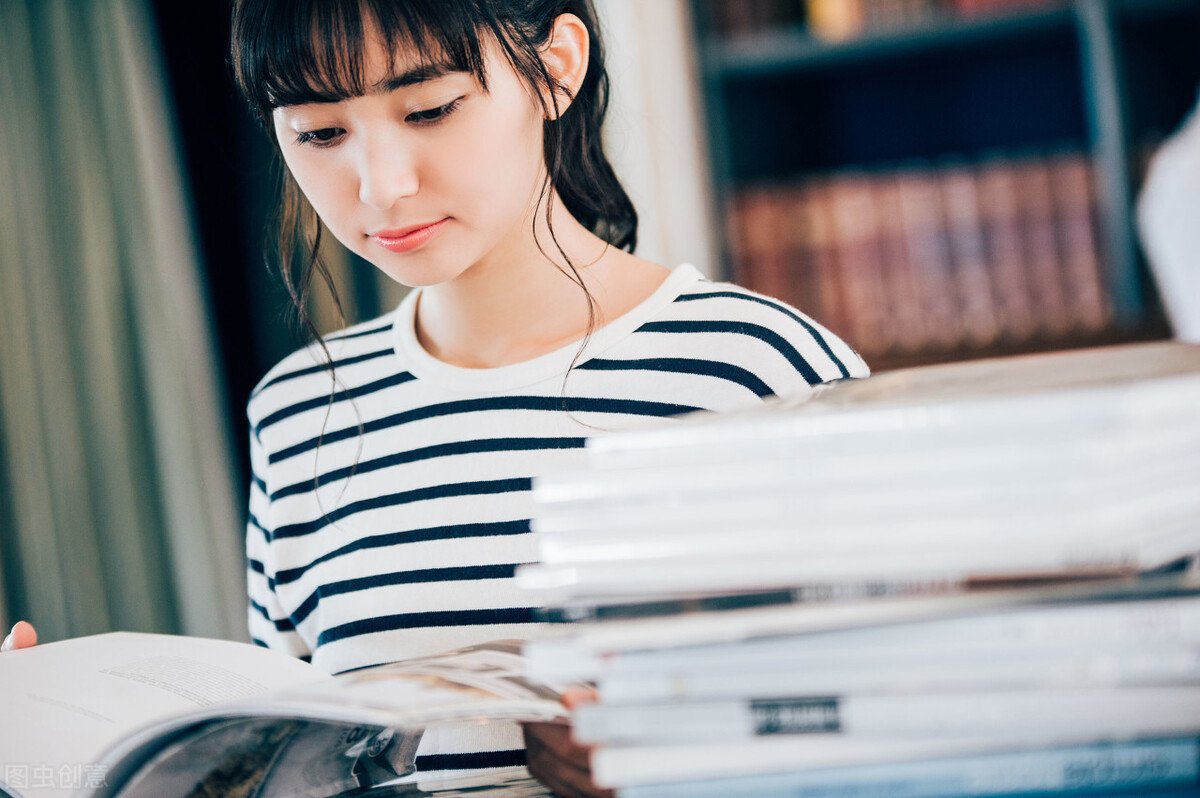 南京女孩用研究生奖学金给父亲买羽绒服视频走红，为何让众多网友红了眼睛？