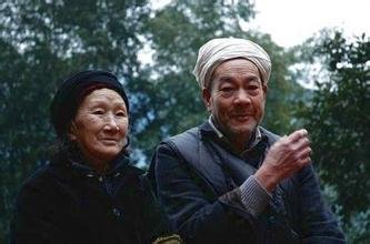 关于一部老妻少夫修登山梯的电影叫什么名字