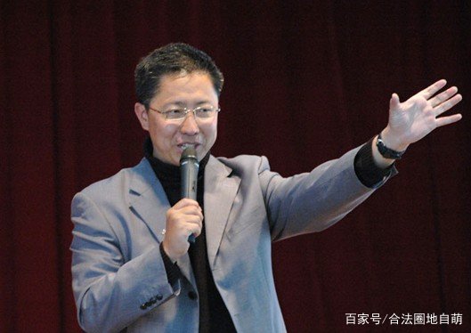 疯狂英语的李阳被曝家暴女儿，但仍会正常上课，他值得被原谅吗？