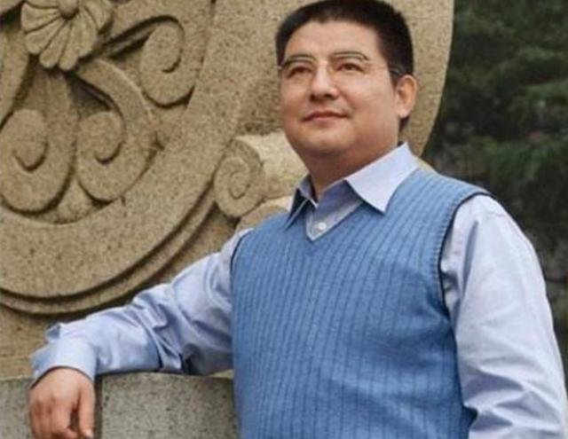 捐20亿，得4000本证书3万面锦旗，被曝造假的陈光标，他后来怎样了？