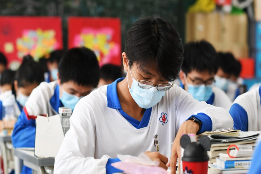 2021年湖南高考一本分数线