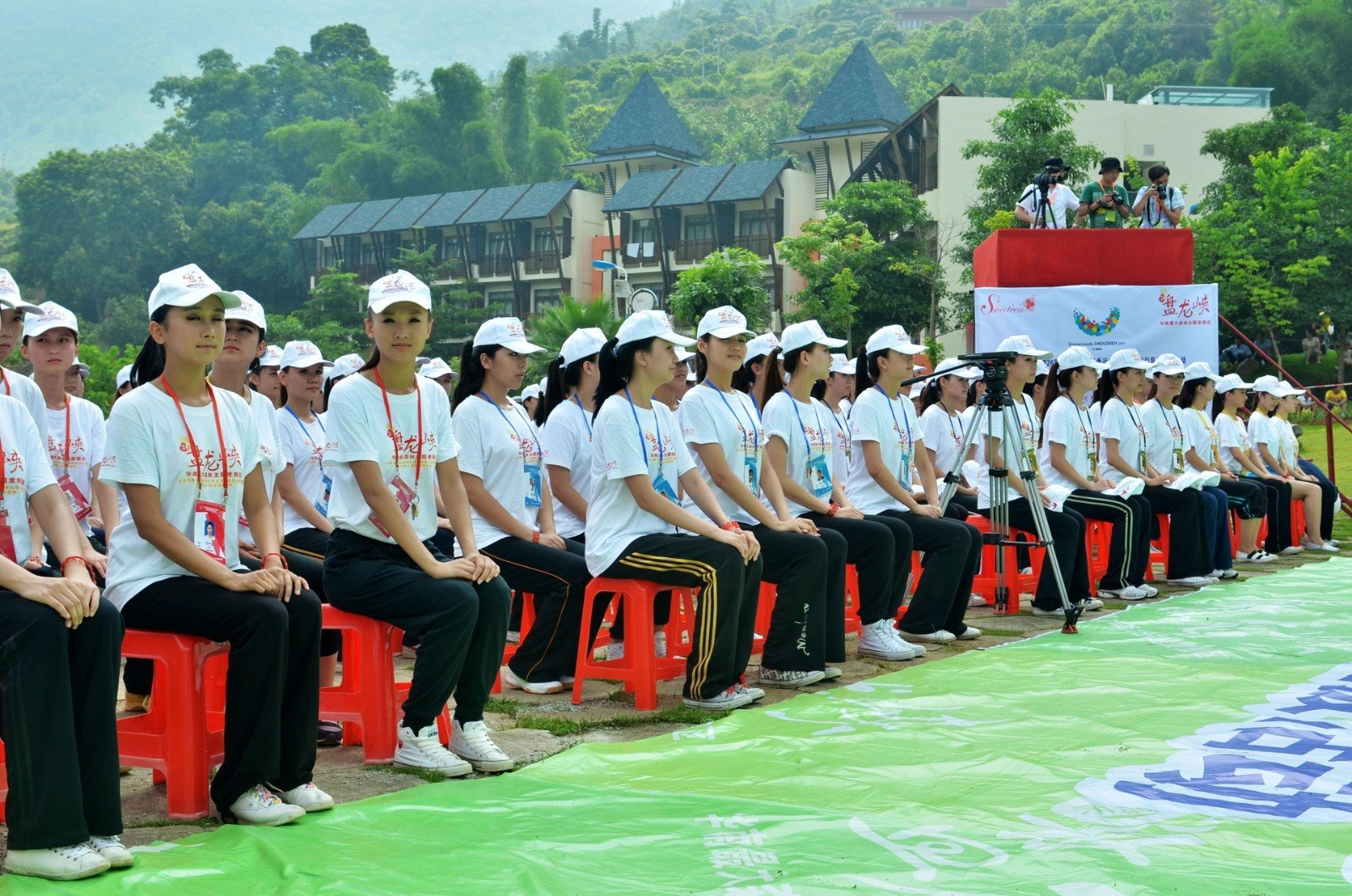 世界大学生运动会每2年举办一届，第26届世界大学生运动会在深圳举行，开幕时间是几月几日？