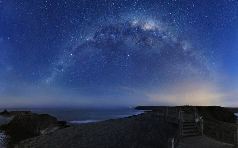 “天阶夜色凉如水”的全诗是什么？