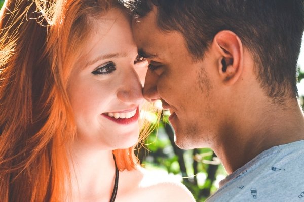 情侣之间不接吻正常吗？