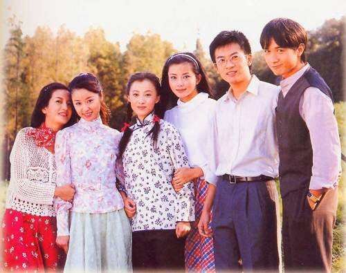 千言万语还来不及说，我的泪早已泛滥泛滥。什么歌曲