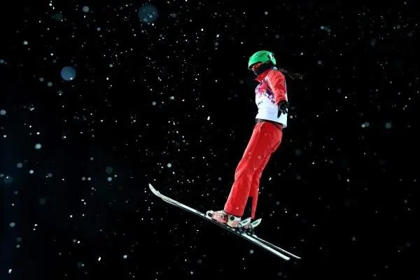 徐梦桃夺金后抱着对手痛哭,她为何会有这样的情绪?