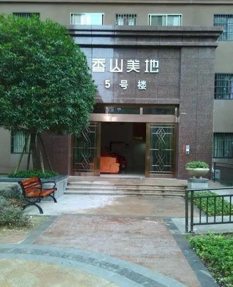 重庆一对年轻母女从30层顶楼坠亡！这究竟是自杀还是他杀？