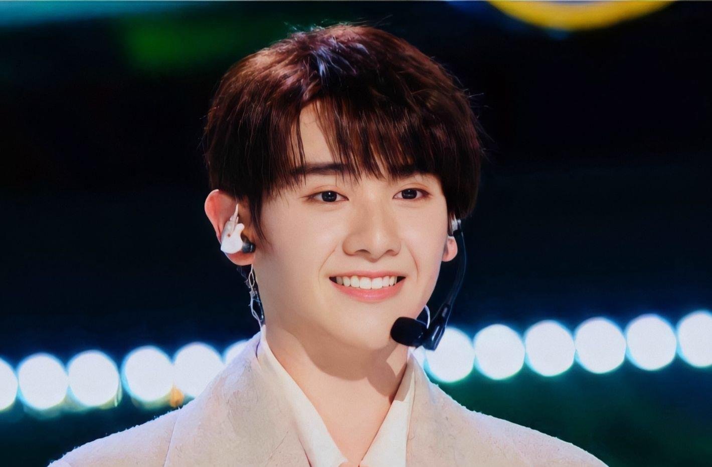 害羞的男孩子有多可爱？你身边有这样的男生吗？