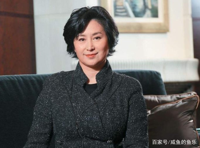 赌王把儿子放国外养了30年，明明是梁安琪亲生，为啥让何超琼来养？