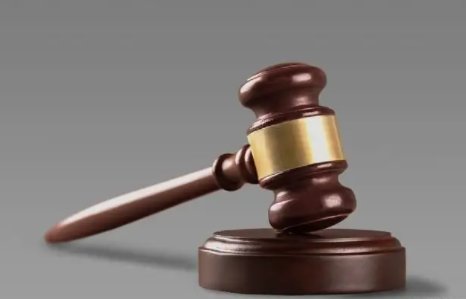 偷梁换柱！女子用地摊货换走闺蜜孩子金手镯，如何防范这种骗局？