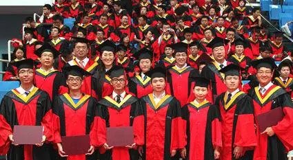 清华大学21年研究生毕业典礼冲上热搜，各大名校的毕业礼都是什么样的？