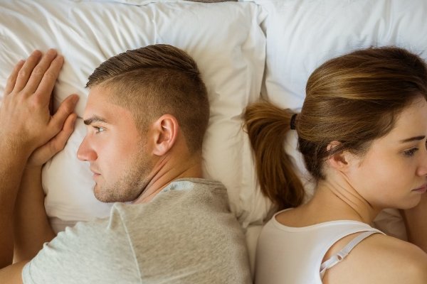 发现妈妈好像出轨了，要不要告诉爸爸？