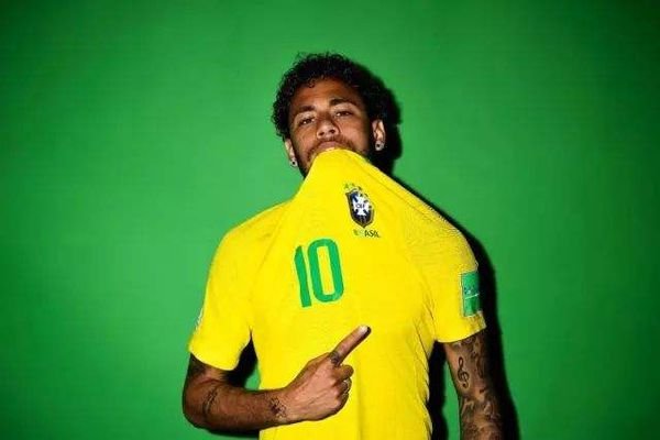 内马尔国家队球衣到底是多少号？