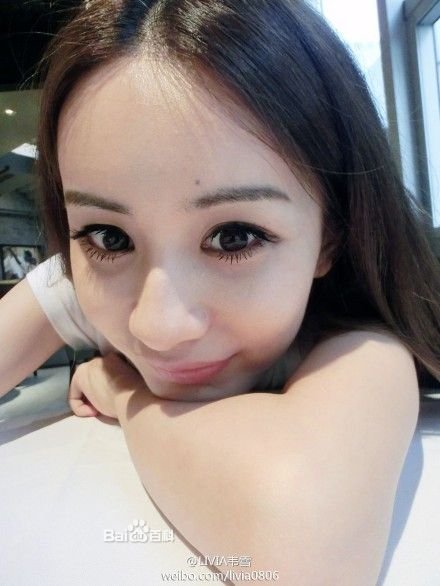 谁知道这个女生叫什么?