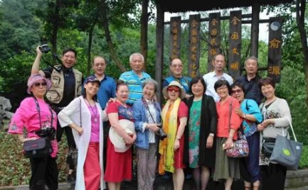 全国首个抱团养老实验暂停2年，“抱团养老”能取代传统的养老方式吗？