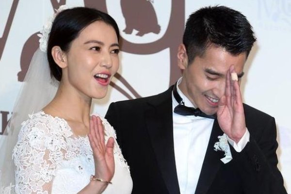 高圆圆比老公大几岁