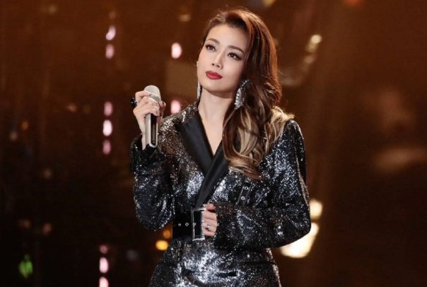 蔡卓妍晒与容祖儿合照，表白“你永远可以令我释放压力”，二人的发展如何？