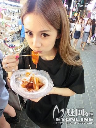 谁知道这个女生叫什么?