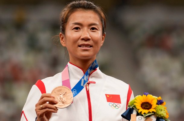 刘虹递补莫斯科世锦赛20公里竞走金牌,这枚金牌对她来说具有哪些意义?