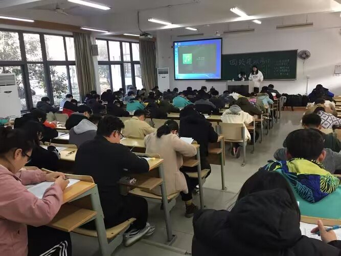 大学英语四级什么时候报名
