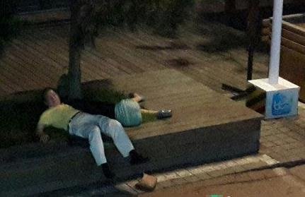 广州女子深夜遭3陌生男尾随进电梯，女子仓皇逃出对方猛追，结果怎样了？