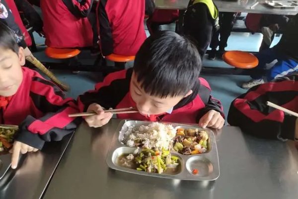 大快朵颐吃起来是什么意思？