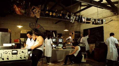 外星人与限价房的介绍