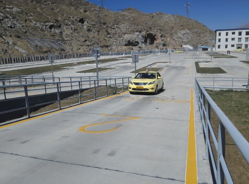 江苏82岁爷爷科目二一把过，他是怎么做到的？