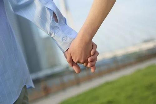 八旬大爷相亲想找年轻女性,你认为合理吗?