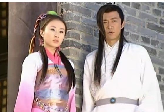 第一次见你天上下着小雨是哪个电视剧的主题曲