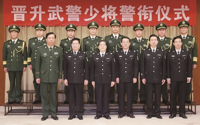 少将和上校哪个更大？