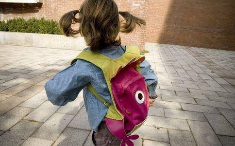 幼师领孩子进厕所暴打体罚,这名幼师为何要这么做?