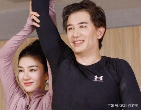 黄奕带女儿爬长城被偶遇，8岁女儿的长相为何遭到了吐槽？