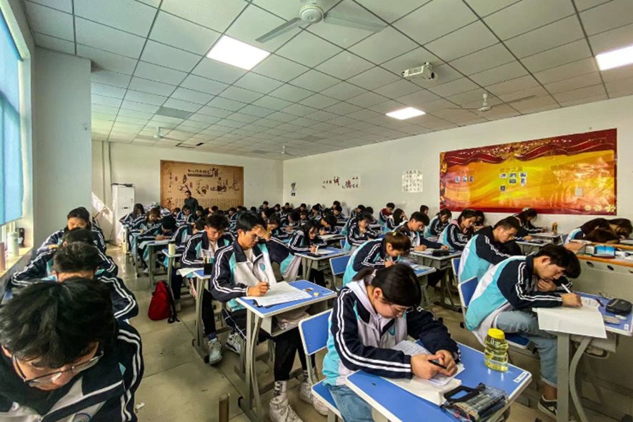 2021年湖南高考一本分数线