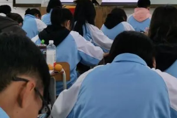 直线与双曲线的位置关系知识点