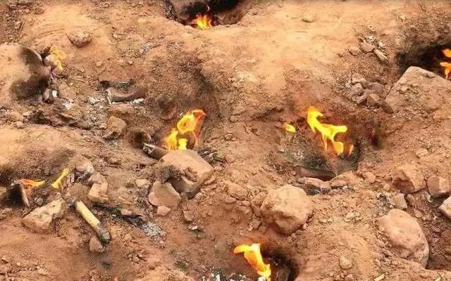 重庆涪陵区焦石镇一村庄的溪水冒泡竟能点燃，这是咋回事？