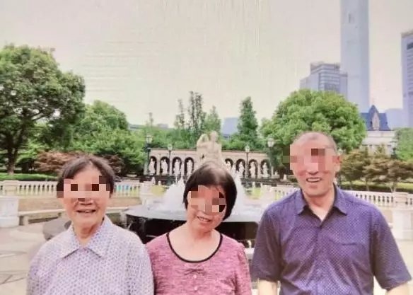 全家5人出游1人生还，这个人怎么活下来的